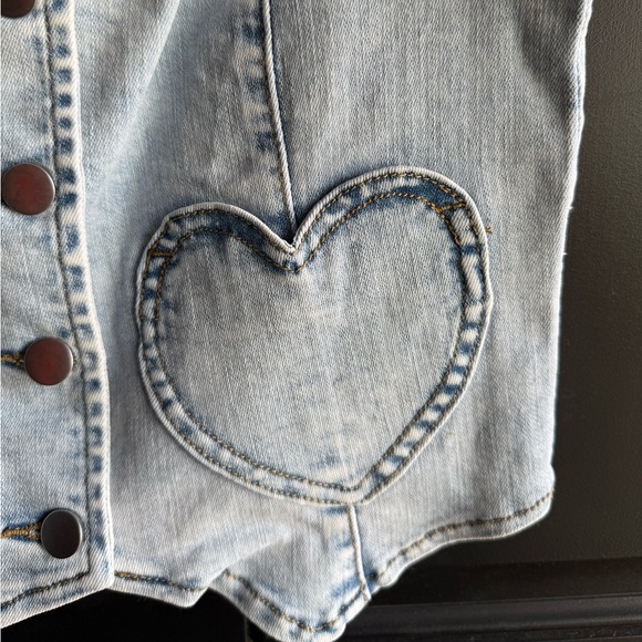 NWOT Pink Lily light wash Stretch Denim heart Vest size small - Picture 4 of 8